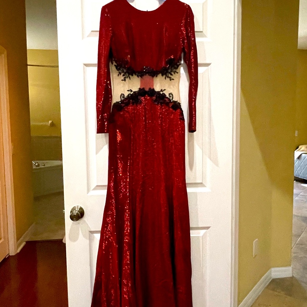 Beautiful red dress size 08